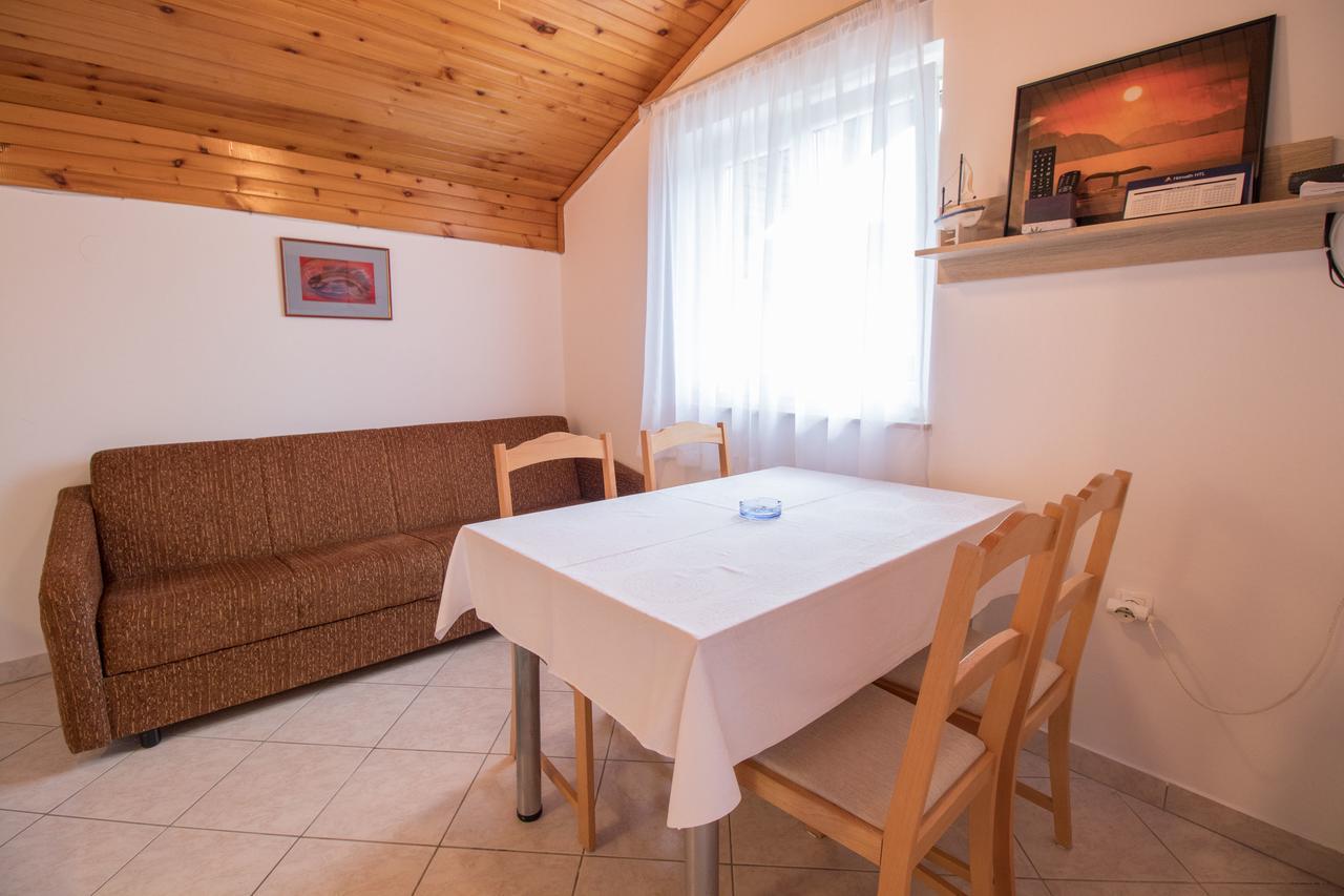 Rooms Sofija Selce Exterior photo